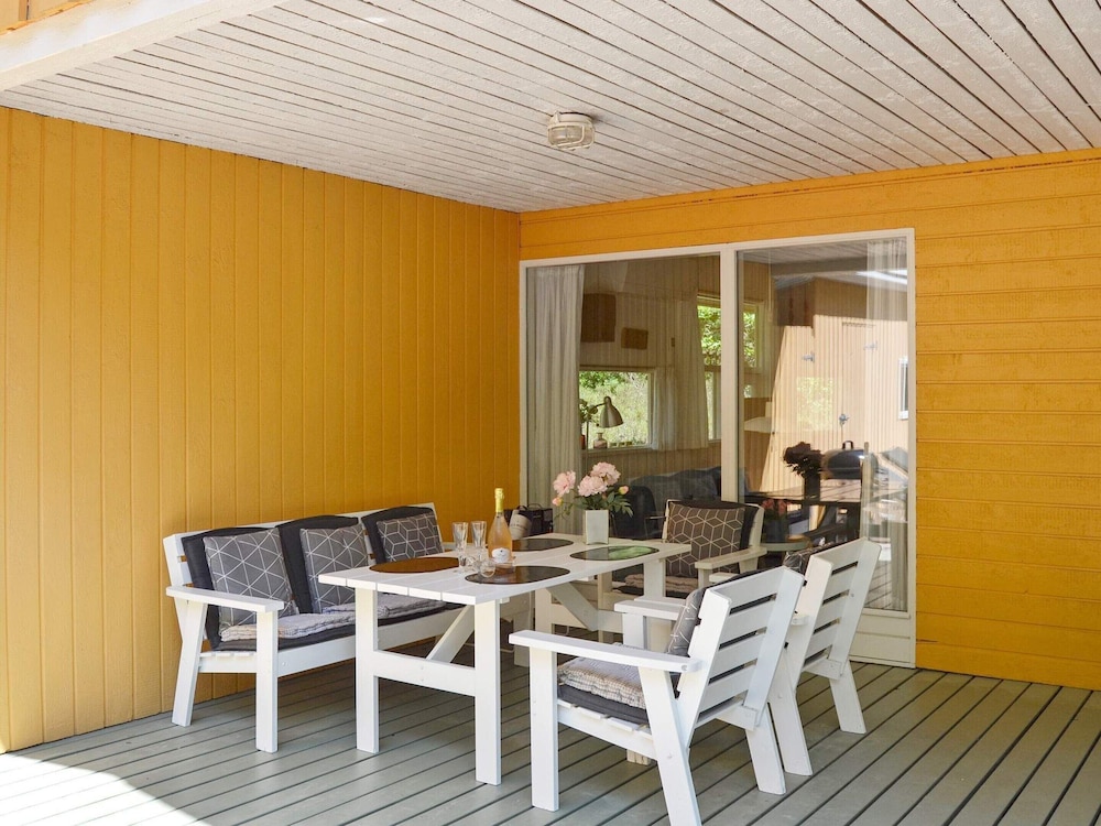 6 Person Holiday Home in Nexo view 4