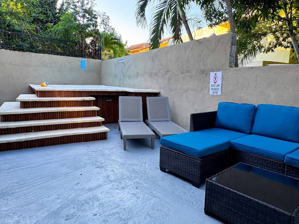 Jacuzzi Haven Villa!