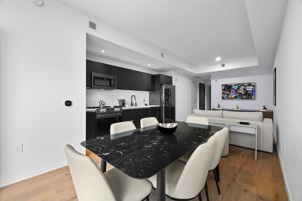 Luxury Studio with Stunning Views & Pool