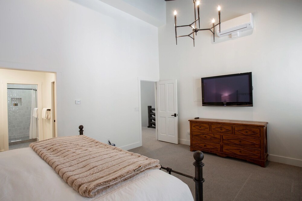 Trail's End Lodge at Deer Valley Resort - Three Bedroom Residence with Den and Spa #303 3 Condo