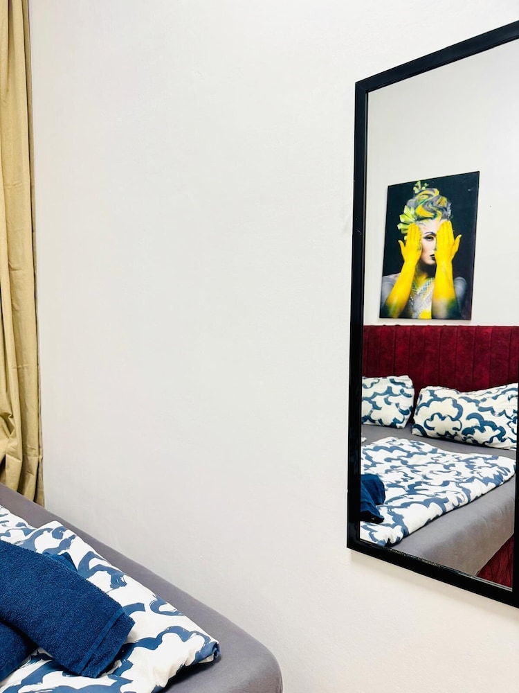 4BR Stay for 8 Near FAC Stadium