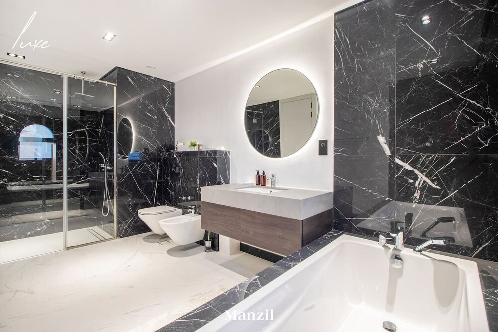 Luxury Sky Villa w Private Pool Sea View in Palm