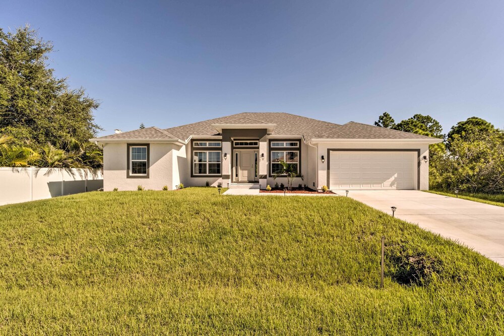 Elegant Port Charlotte Home < 10 Mi to Beach!
