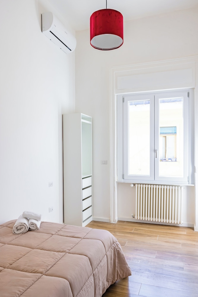 Sunny Panoramic Apartment by Napoliapartments