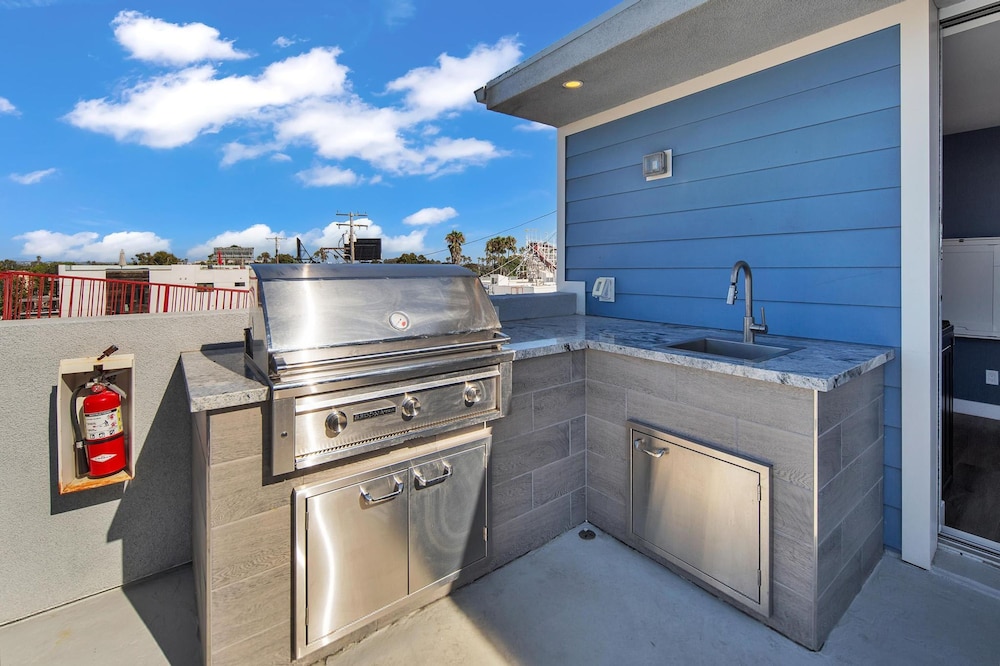 Rent Mission Beach Penthouse Roof Deck