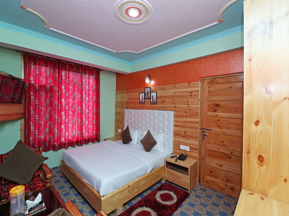 OYO 13743 Home Modern 2BHK Near Mall Road