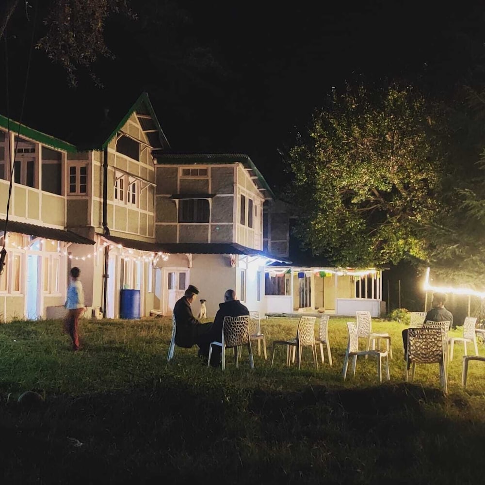 Castleton Casa