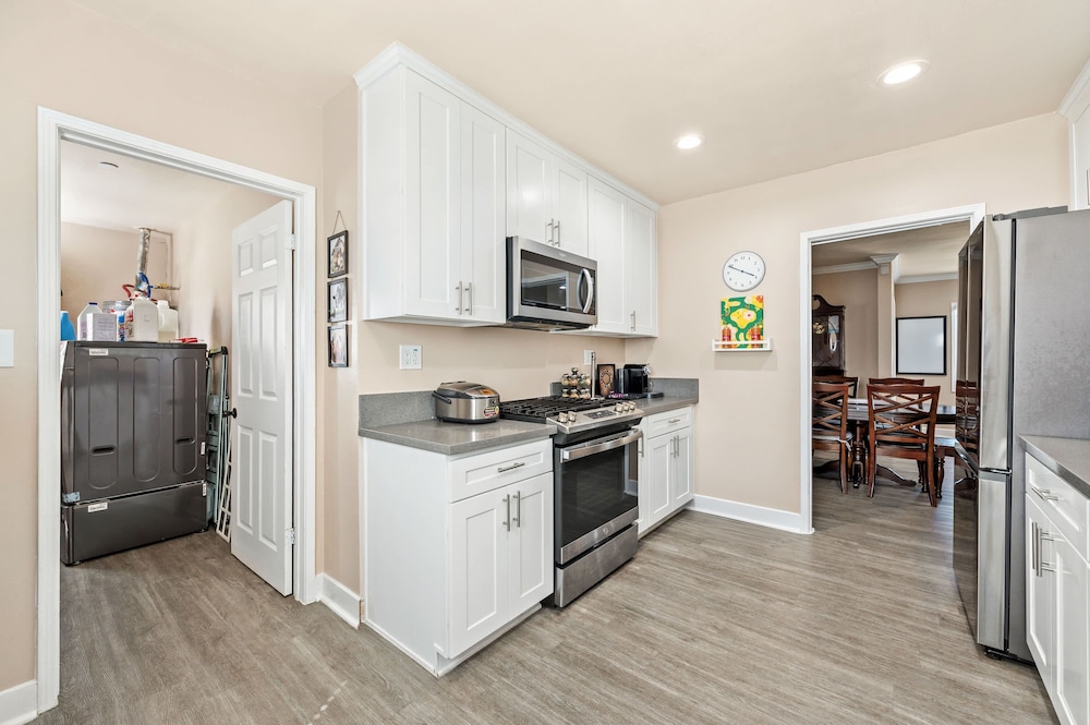 Whimsical Family Stay 10 Min Walk to PV Hospital
