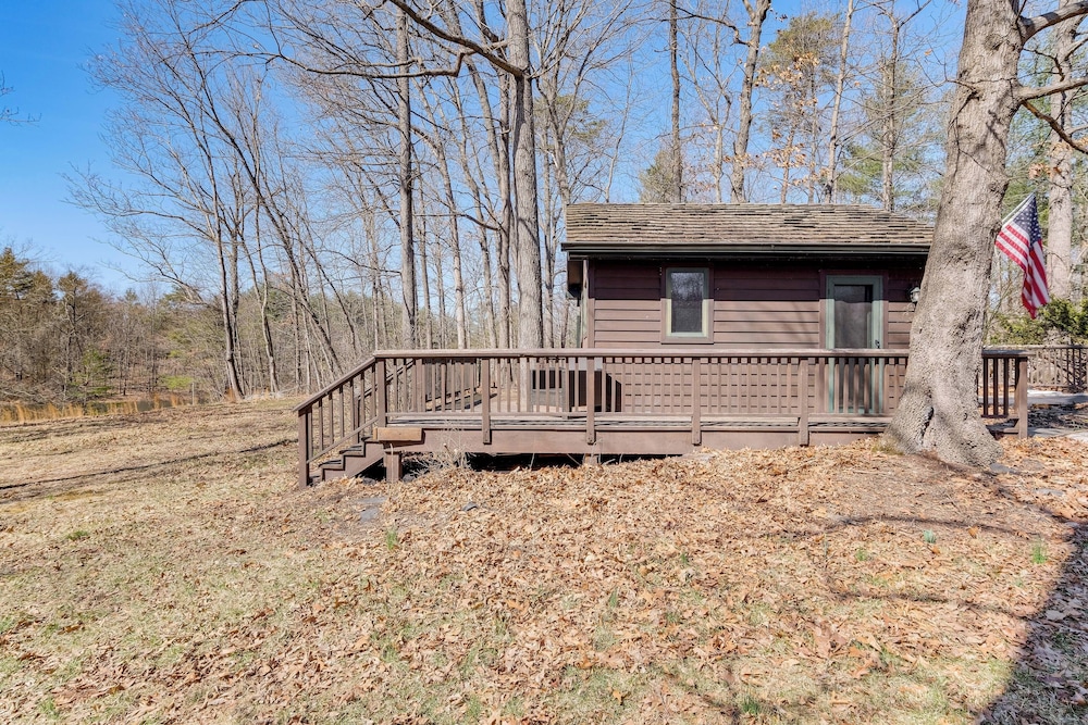 Waterfront Cabin on 32 Acres in Leesburg!
