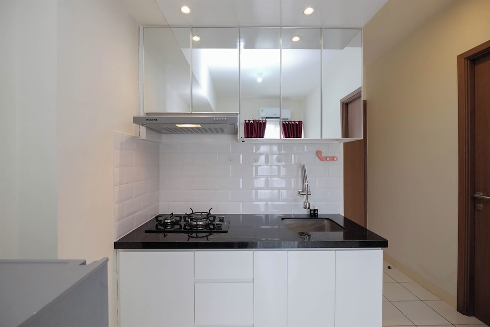 Modern Look 2BR at Podomoro Golf View Apartment