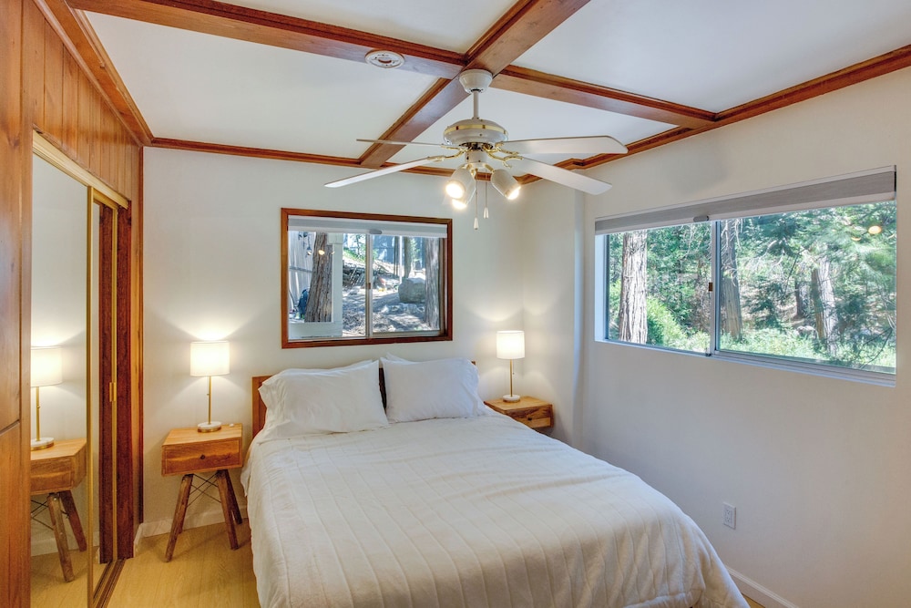 Charming Lake Arrowhead Cabin w/ Deck & Game Room! view 2