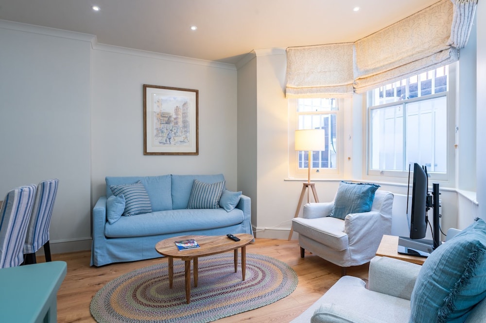 18 Wetherby Place