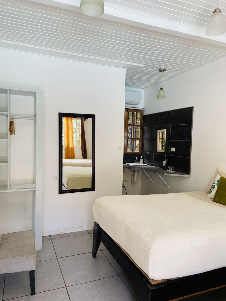 Lizard King Hotel & Suites
