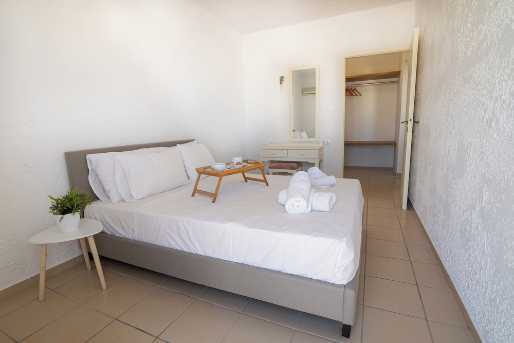 Hesperia Apartments