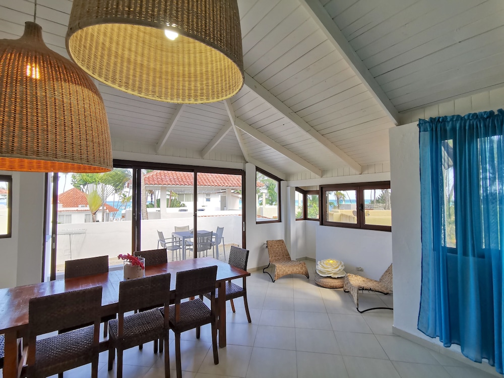 Los Corales Tropical Beach Resort & SPA