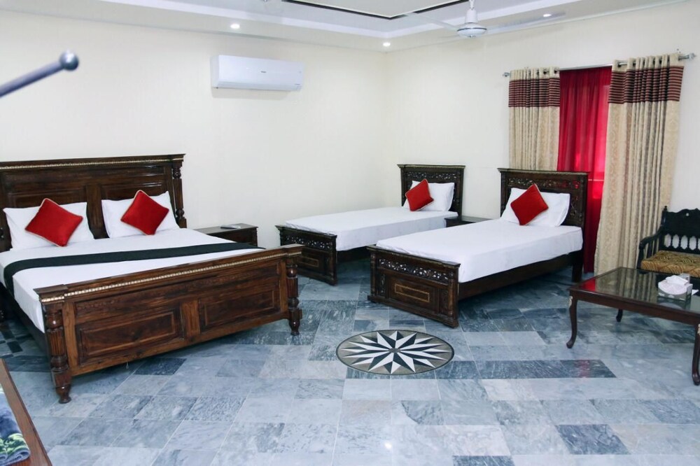 EXECUTIVE PALACE HOTEL LAHORE