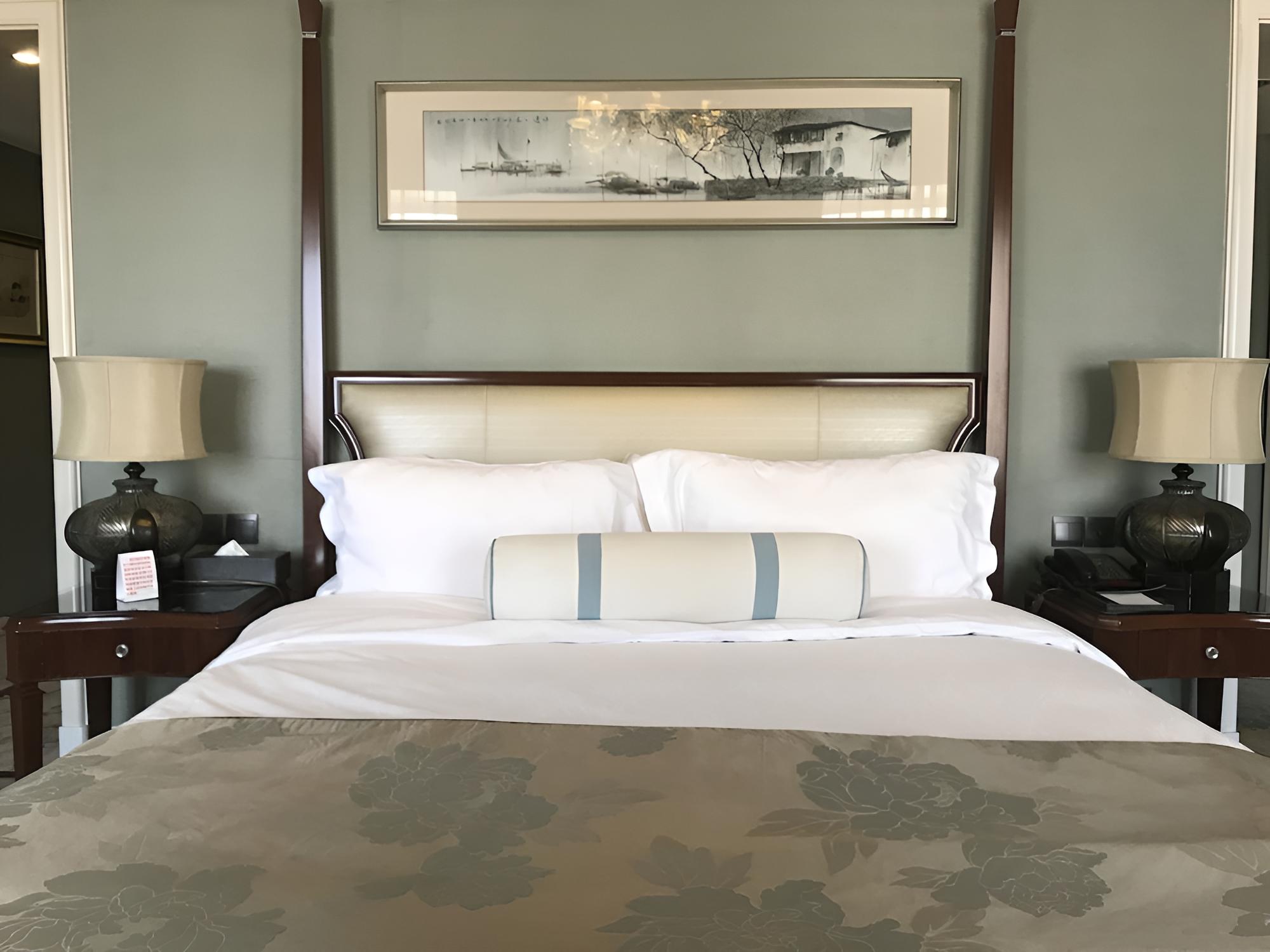 The Bund Riverside Hotel