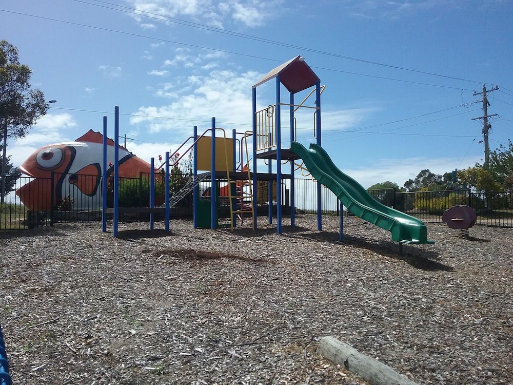 Lakes Caravilla Caravan Park