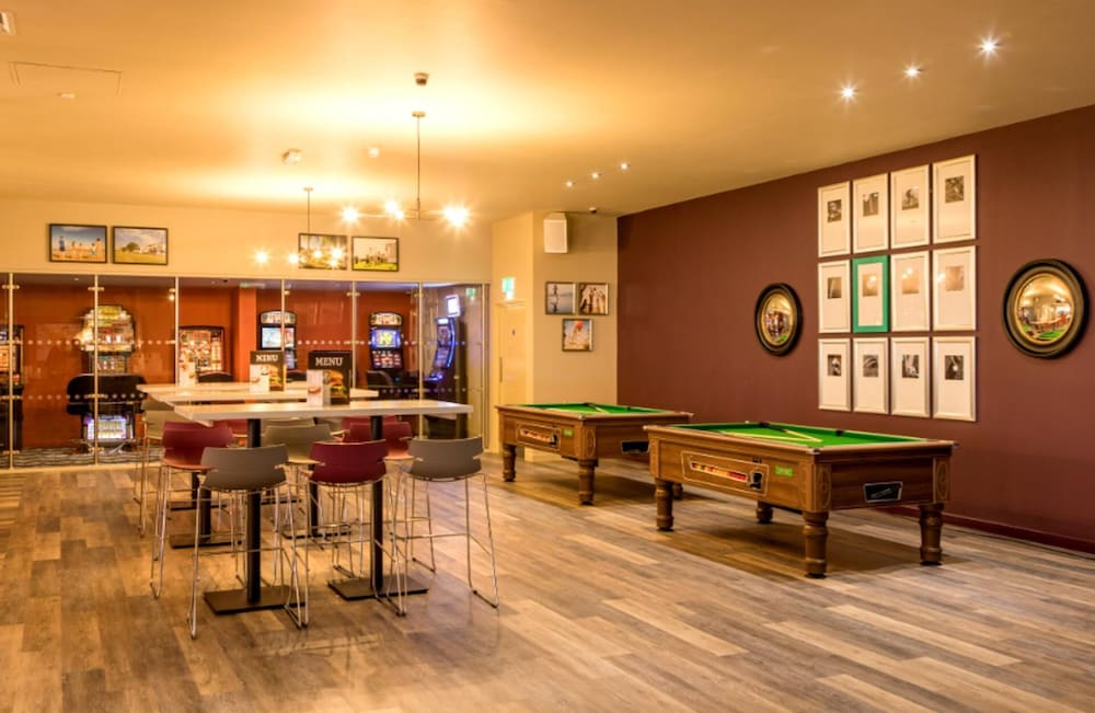 3 Bed Cabin - Sleeps 8 - Wifi, Free Parking, Pets