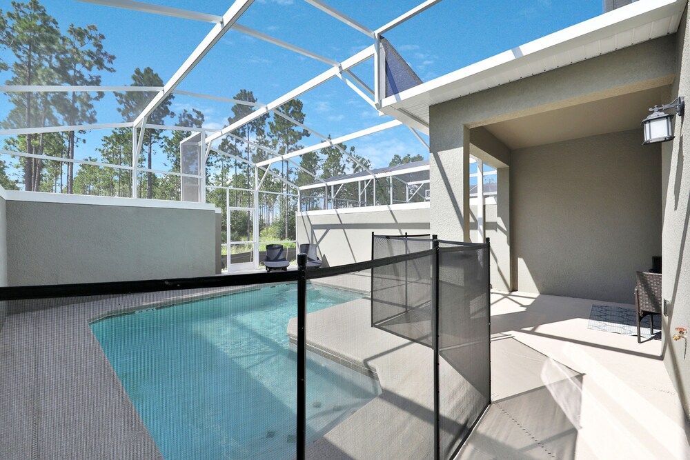 392 OC - 4BR Splendor: Private Pool