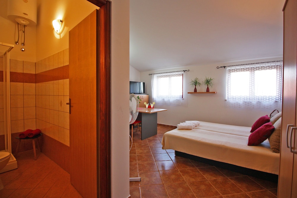 Apartments Irena 1310