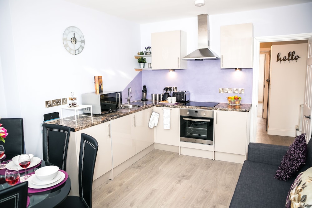 Flat 2, Falcondale House 5 South Cliff