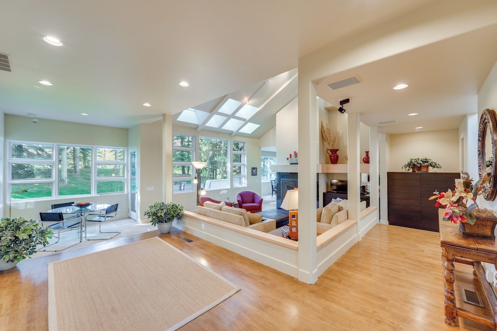 Expansive Sun Valley Home Close to Slopes!