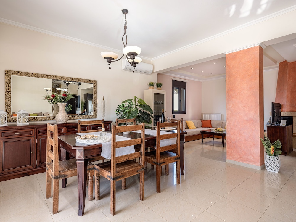 Villa Fanouris