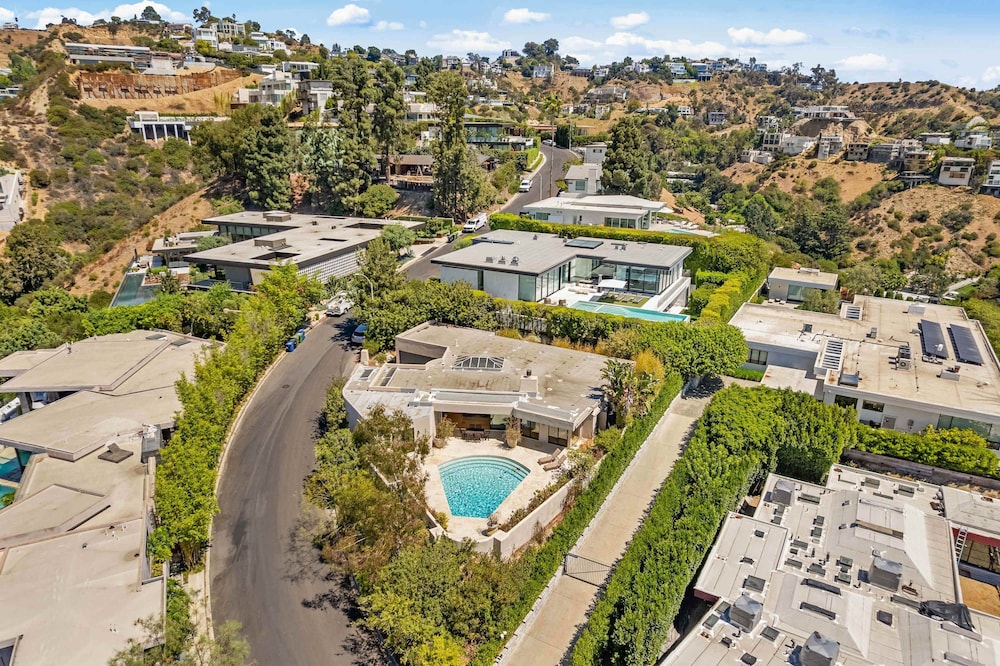 Allura Hollywood Hills LA s Most Incredible Views