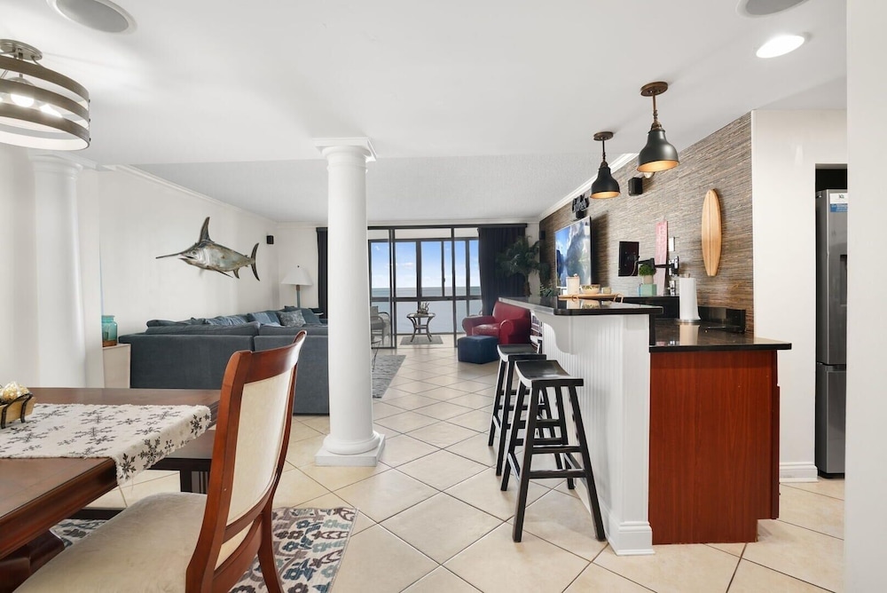High Point North 7a 3 Bedroom Condo by RedAwning view 3