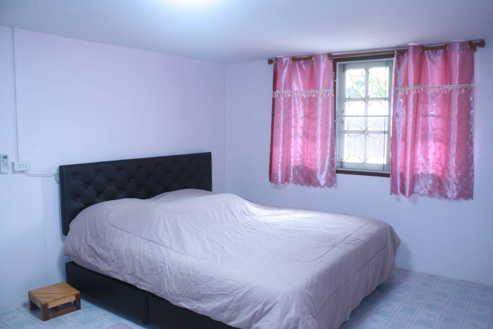 Buriram The Big House, 3 Bedrooms, 3 Bathrooms