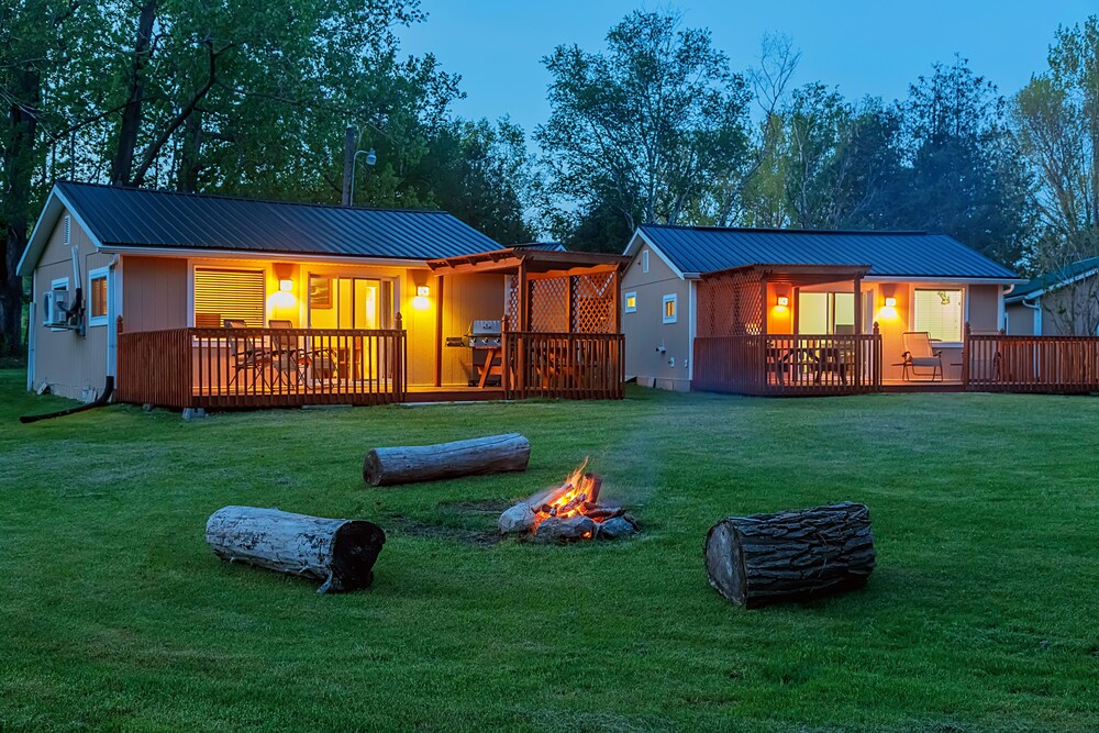 Black River Cottages