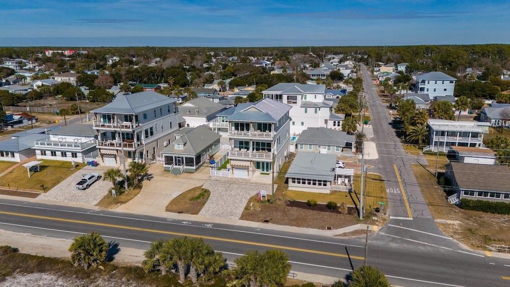 Pink Tequila Sunrise 7 Bedroom Home