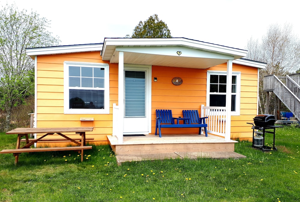 Atlantic View Motel and Cottages