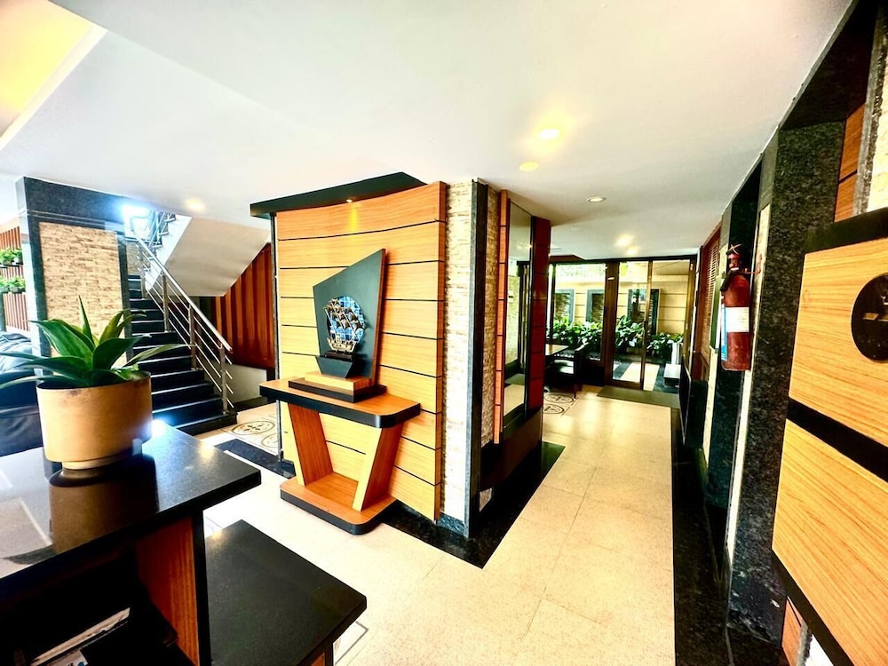 MERLOT SUITES