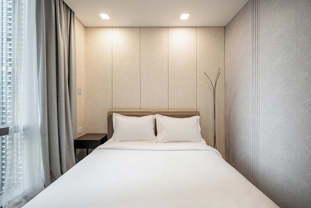 Landmark Apartment in Vinhomes Central Park