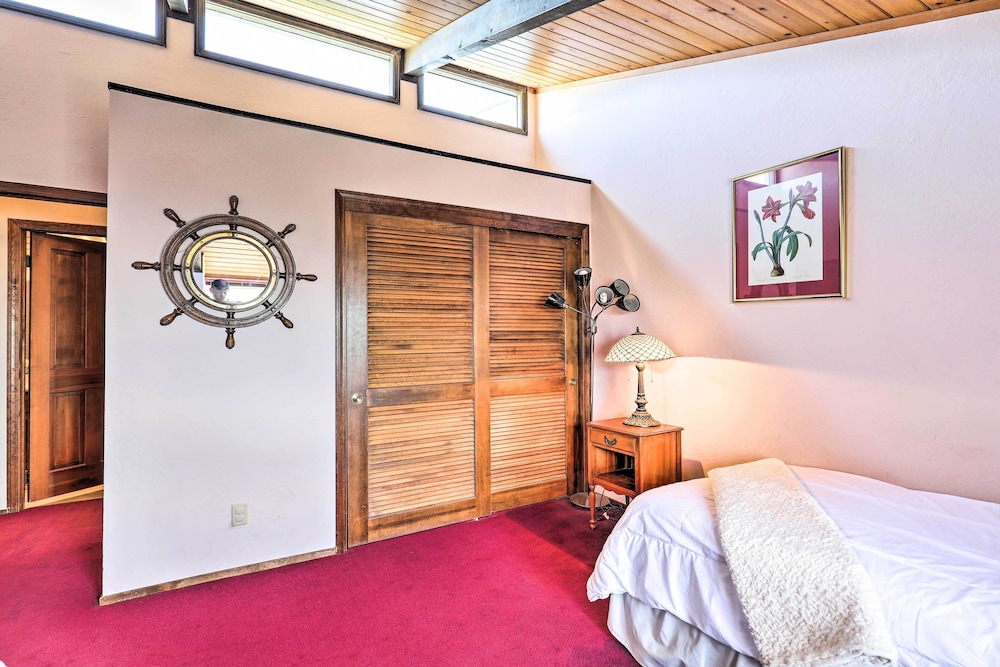 Oceanfront Irish Beach 'sea Haven' Home w/ Hot Tub