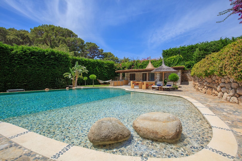 Private Island-Style Ultra Luxury Villa Estate