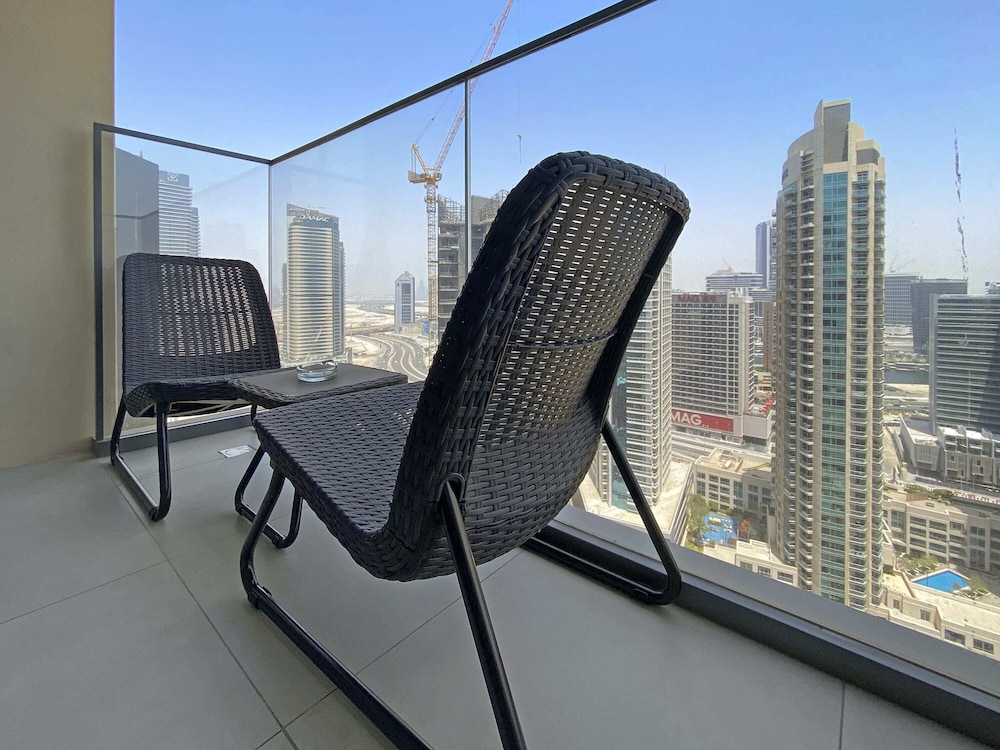 Silkhaus Burj Royale in Downtown Gym Pool
