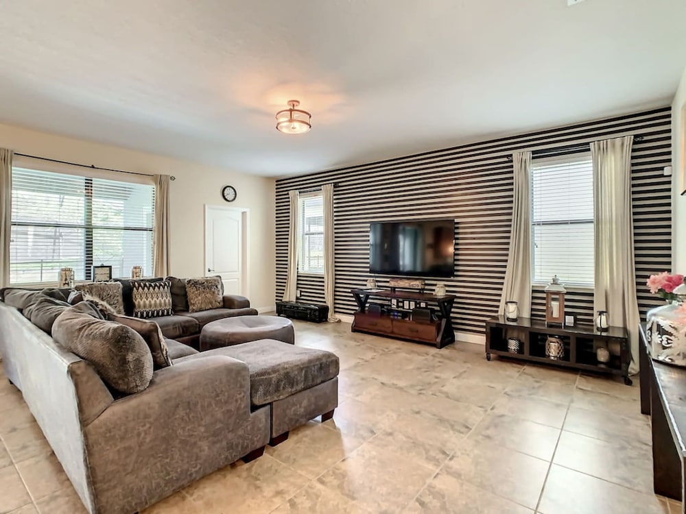 Champions Gate Oasis - 7 bed - Private Pool view 3