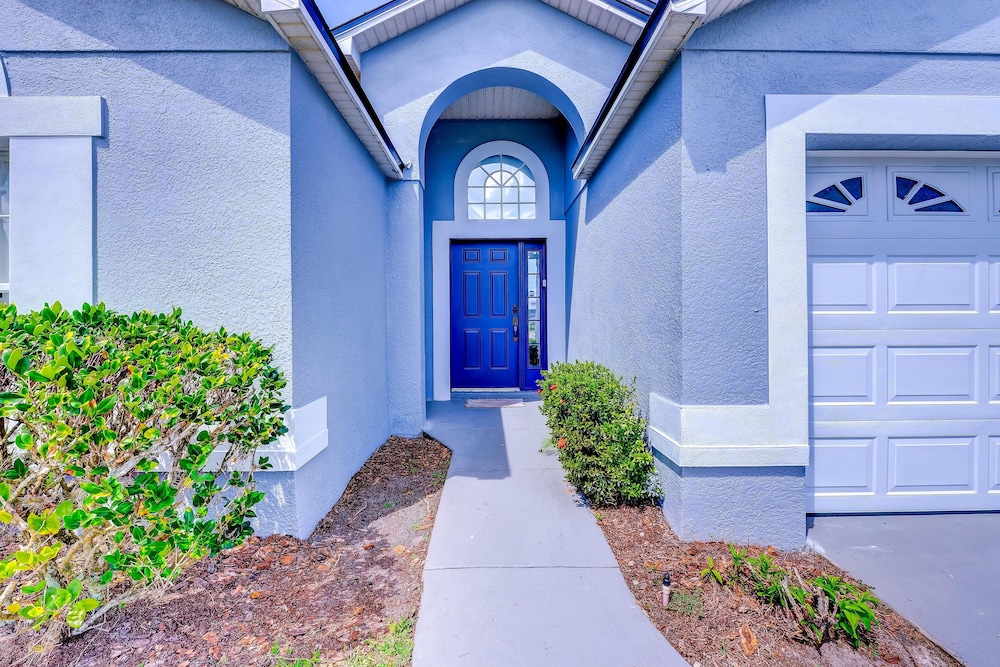 Paradise Island by Orlando Short Term - Image 1