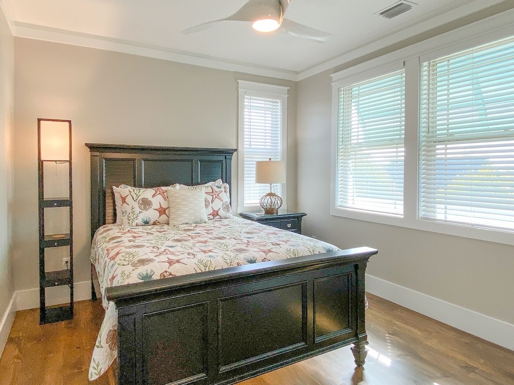 135 Island Escape: 5br Home W/ Pool And Spa! 5 Bedroom Home