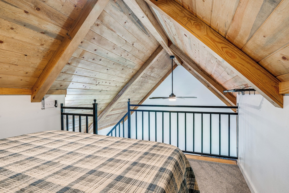 Cozy Two Peaks Home Near Lake Texoma State Park! view 4