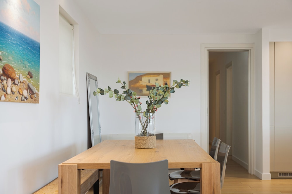 Vouliagmeni Serenity Residence