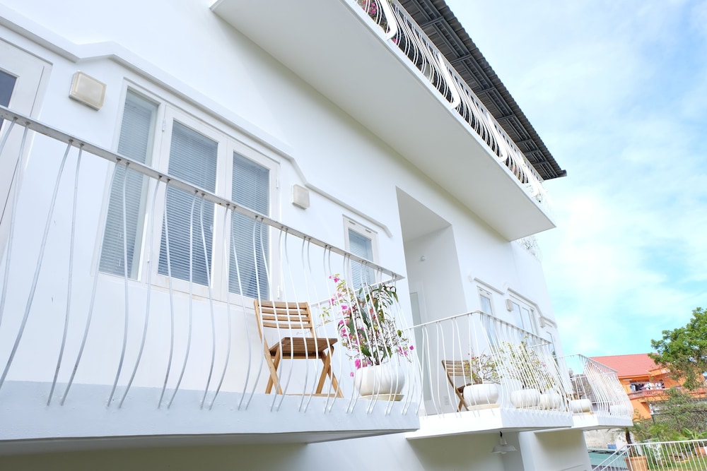 Lu Tan Residence