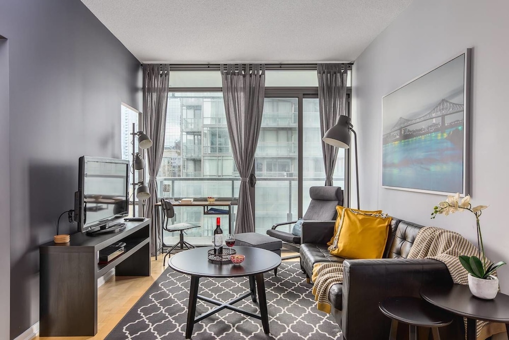 Luxurious 2-bedroom Condo