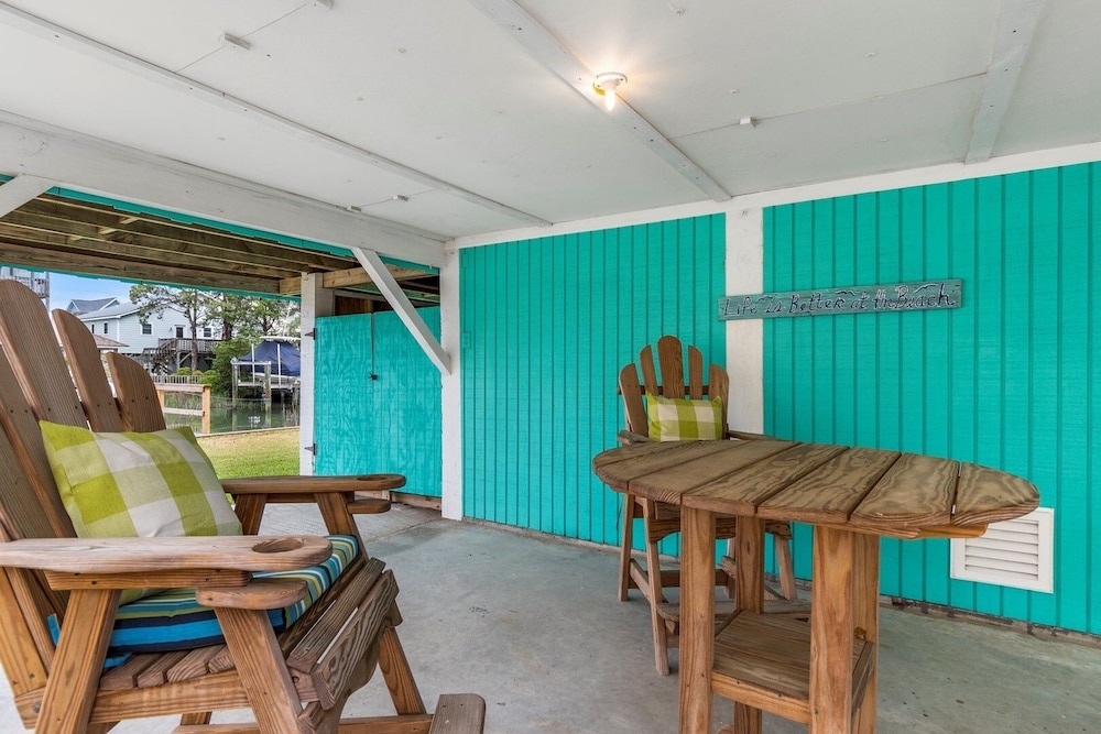 The Marlin House / 143 Marlin Drive 3 Bedroom Home