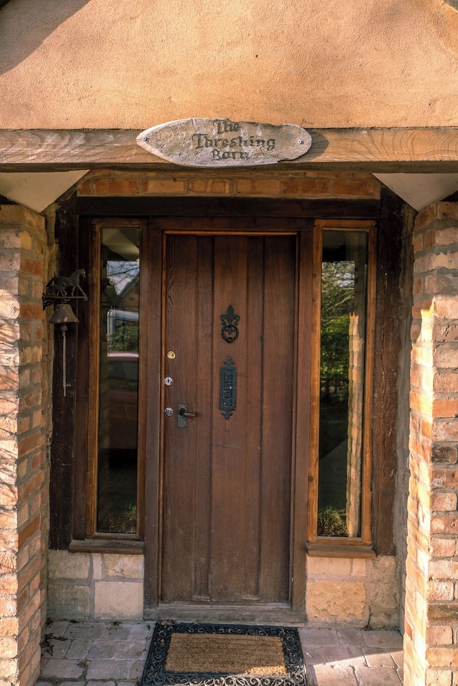 The Threshing Barn-Stunning 5 BD Retreat
