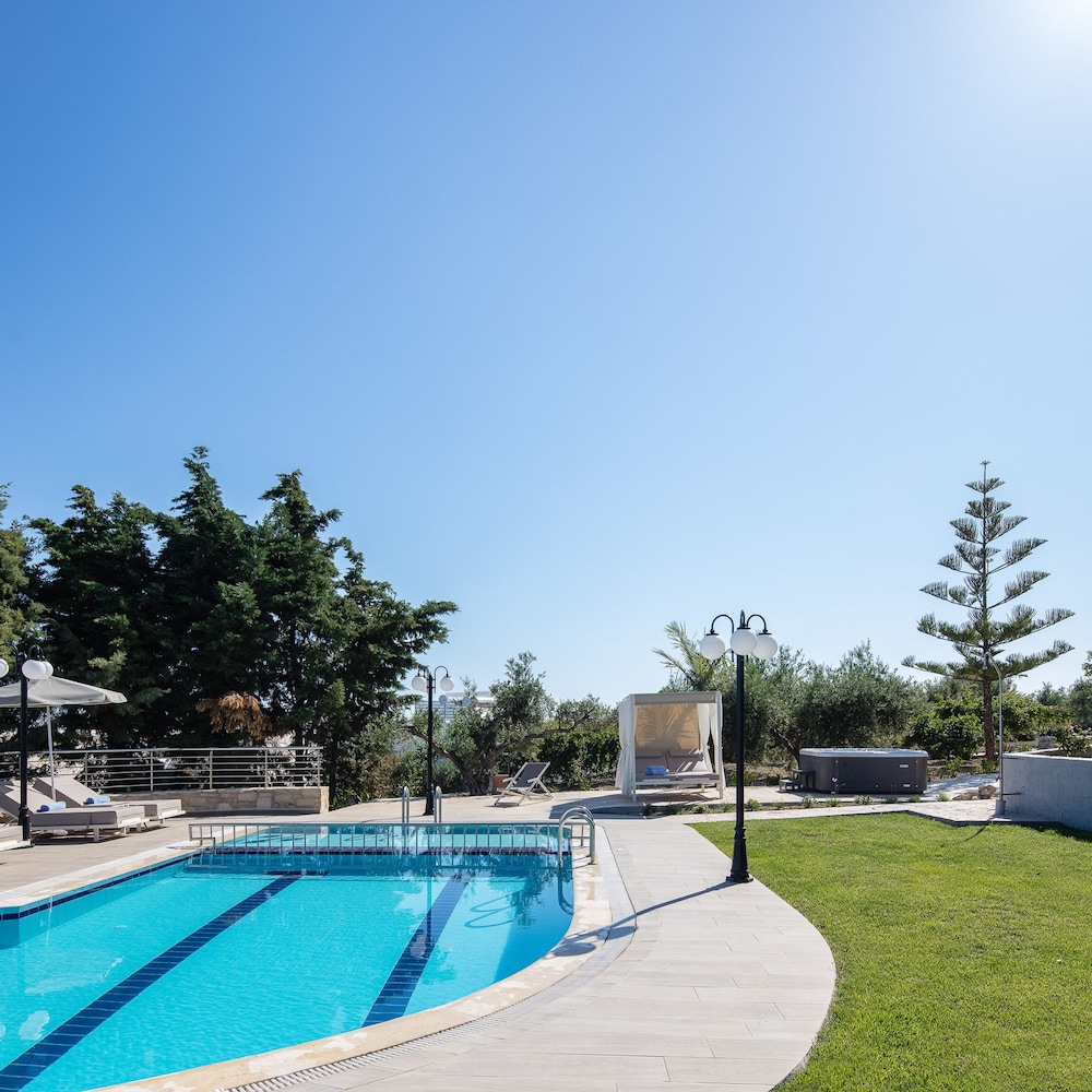 Villa Kyveli in Rethymno view 3
