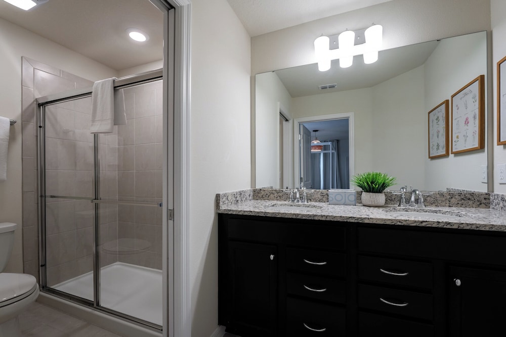 Dazzling New 7BR Villa  Disney Theme Rms